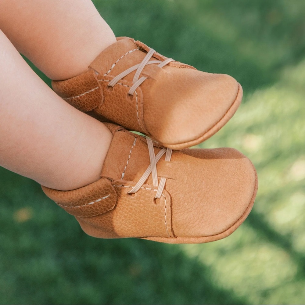 Freshly Picked brown soft leather Oxford moccasins size 7 toddler